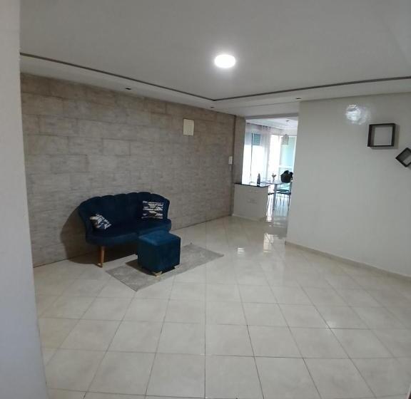 تختخواب در اتاق مشترک, Chambre Privative Dans Un Appartement Partagé