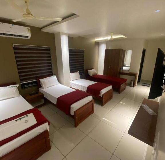 Четырехместный Номер Стандарт, Redbell Suites Kizhisseri