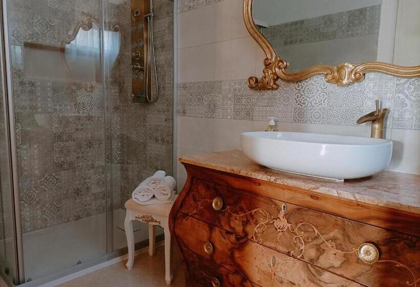 سوییت, Savoia23   Luxury Superior Suite