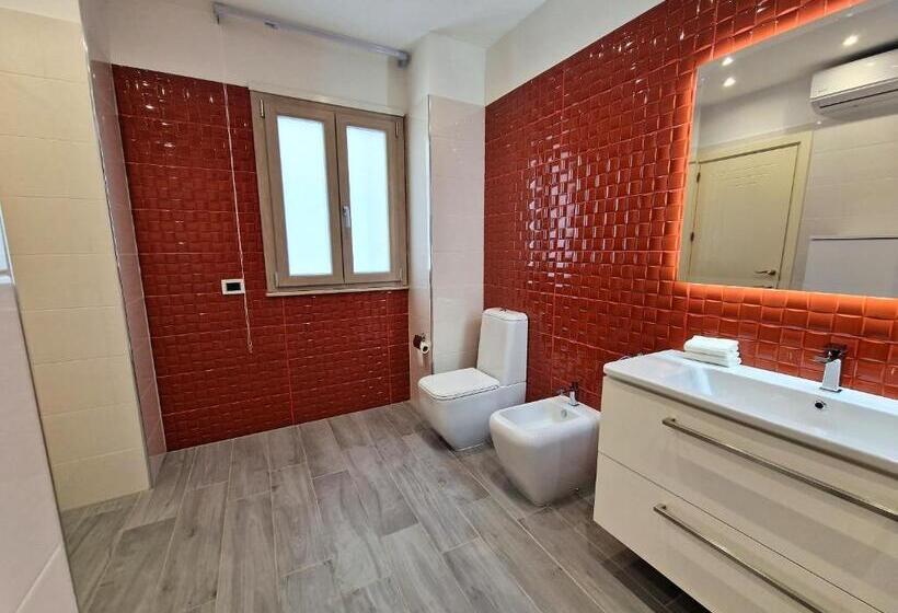 اتاق لوکس, Largo San Biagio