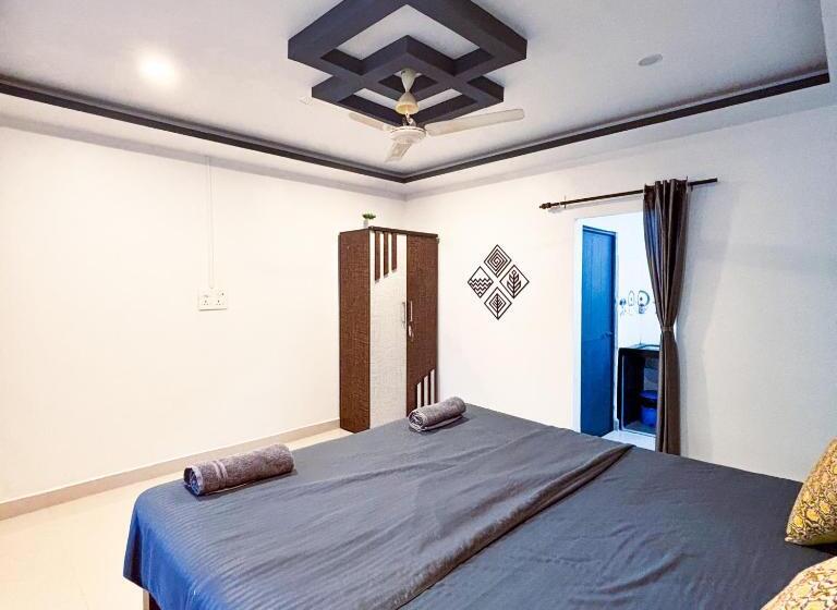 标准间带阳台, Traverse Luxe Hostel Palolem