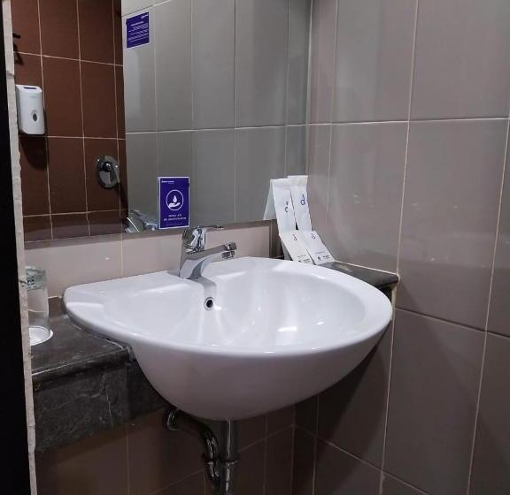 Номер Стандарт, Daima Suites Margonda