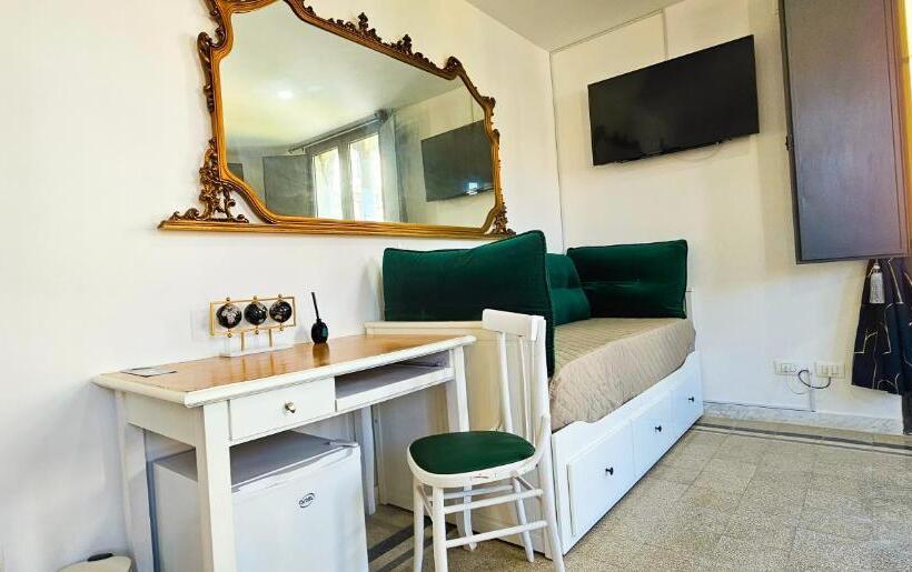 Четырехместный Номер Стандарт с Балконом, Da Residenza Avezzano