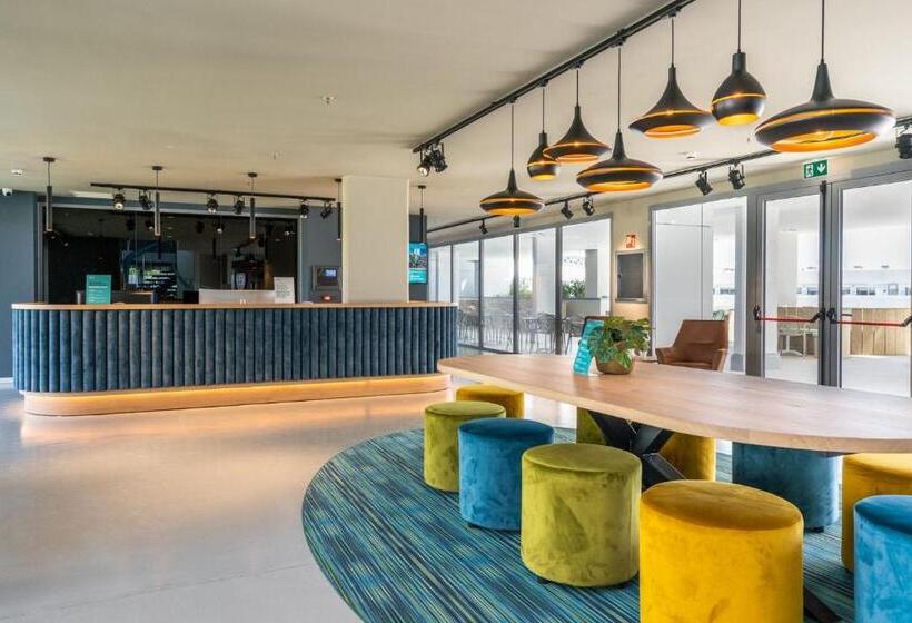 Номер Стандарт, Student Experience Madrid Pozuelo   Luxury Hostel