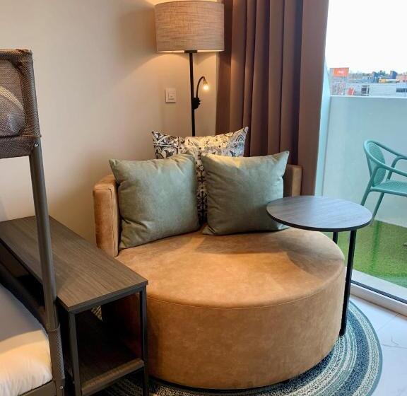 Номер Economy, Student Experience Madrid Pozuelo   Luxury Hostel