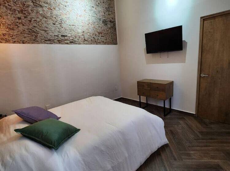 Quarto Estandar, úrsula Concept
