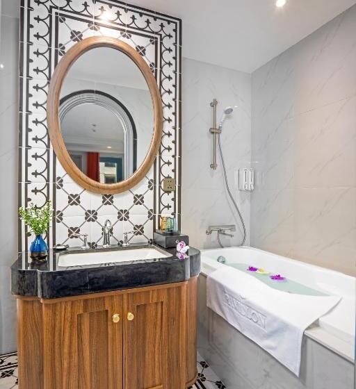 اتاق پرمیوم با چشم‌انداز دریا, Pavillon Boutique Hotel & Apartment Nha Trang