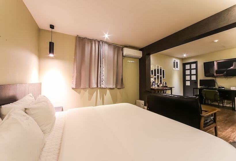 سوییت, Mvg Motel