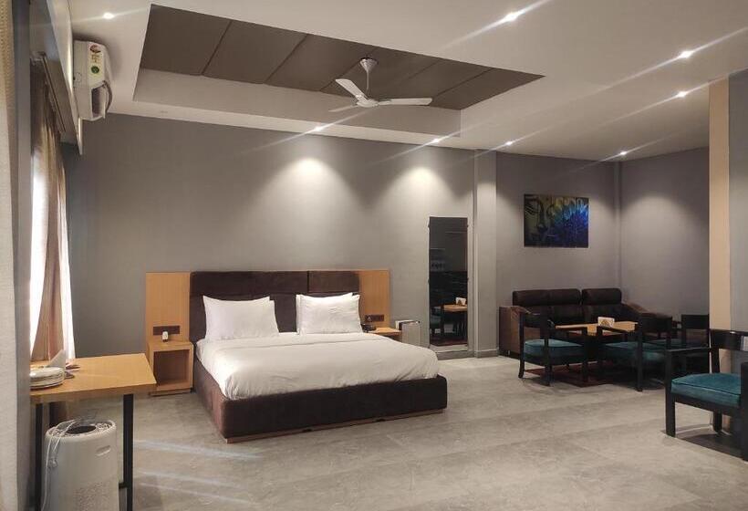 Люкс, Padmini Resorts