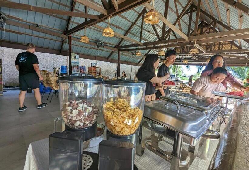 اتاق لوکس, Abraham Bohol