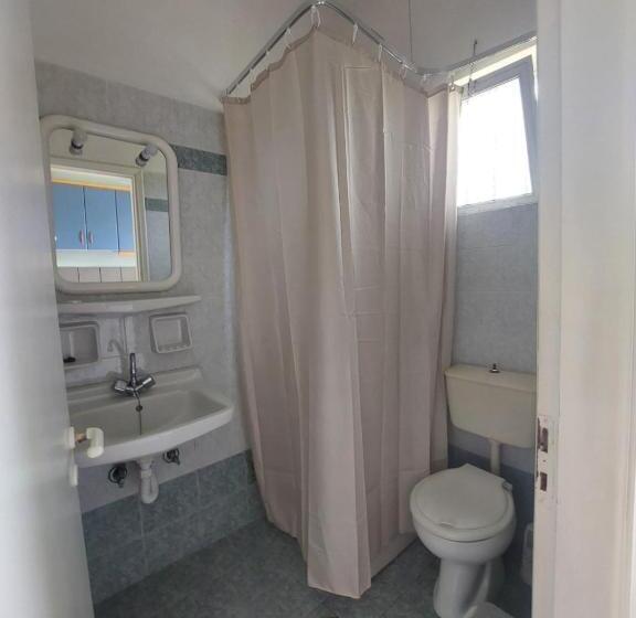 Студия Стандарт, Sunflower Apartments & Studios