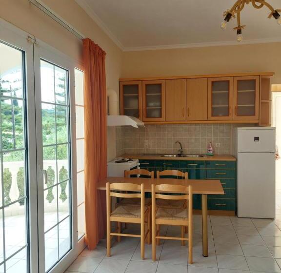 Апартаменты 1 Спальня, Sunflower Apartments & Studios