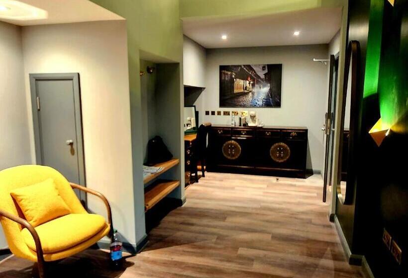 Family Suite, Pinnacle Suites