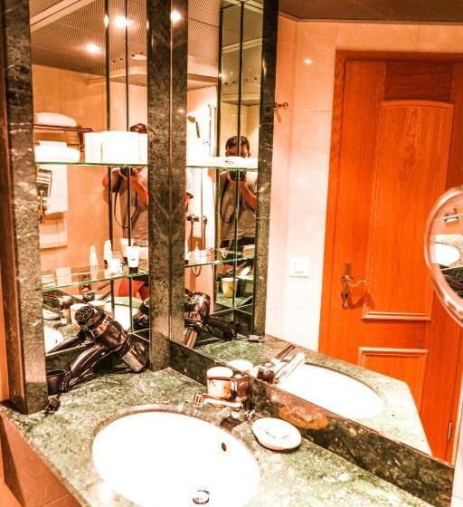 اتاق استاندارد با بالکن, Hillsite Smart Hotel Flims