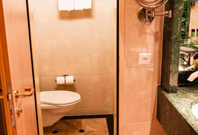 اتاق استاندارد چهار تخته, Hillsite Smart Hotel Flims