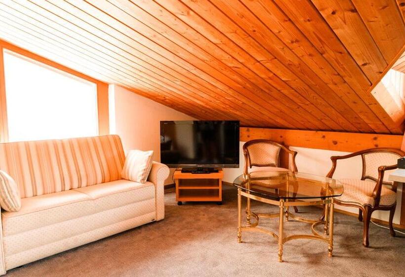 Quarto Quádruplo Standard, Hillsite Smart Hotel Flims