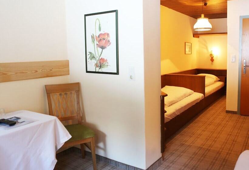 Номер Стандарт Трехместный, Gasthof Pension Madseiterhof