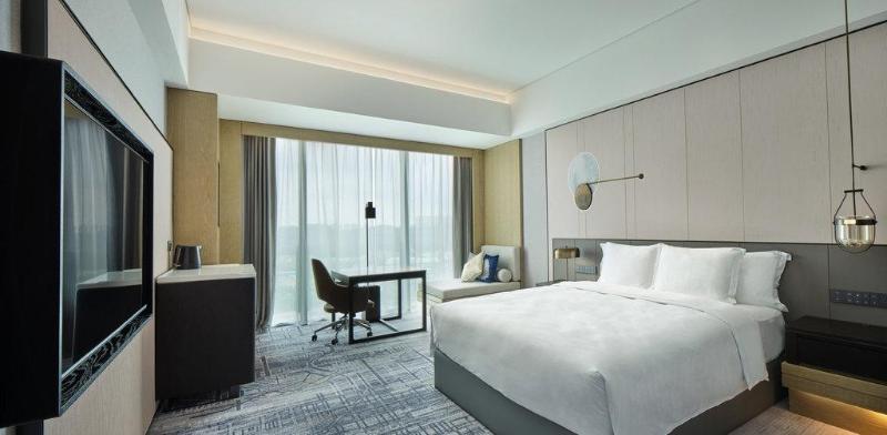 Люкс Кровать Кинг, Crowne Plaza Jiangmen Binjiang, An Ihg