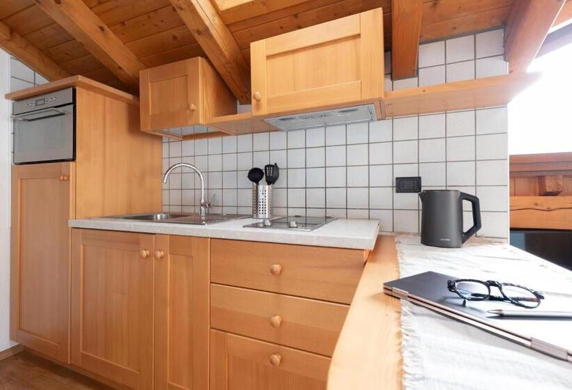 استودیوی لوکس, Chalet Vedig