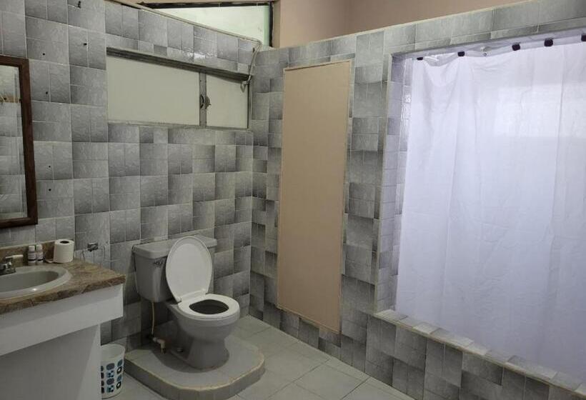 سوییت, Arnold's Guest House