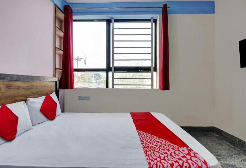 标准间, J.b. Boarding And Lodging
