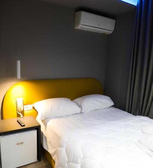 이코노미 룸, Love Hotel Tirana