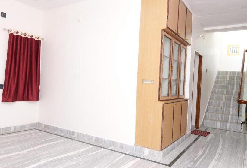 Стандартный Номер Кровать Кинг, Sris Guest House