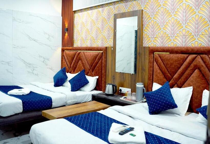اتاق استاندارد چهار تخته, Mahalok Palace
