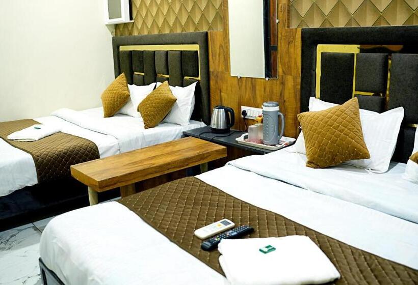 اتاق استاندارد چهار تخته, Mahalok Palace