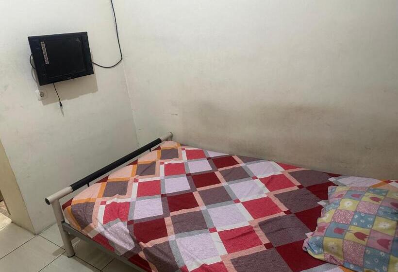 اتاق استاندارد, Oyo 93379 S12