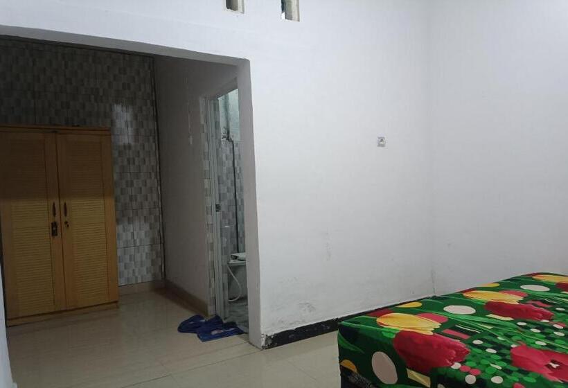 Номер Deluxe, Oyo 93408 Penginapan Annisya