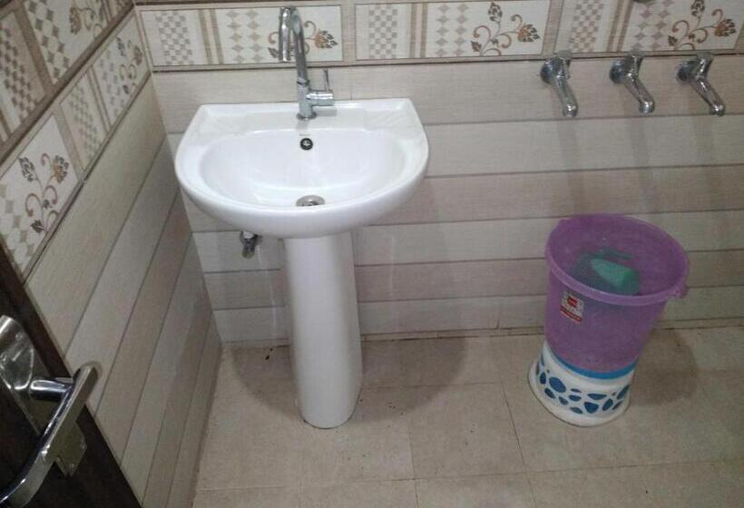 Трехместный Номер Классика, Oyo Flagship Hotel Pushpanjali