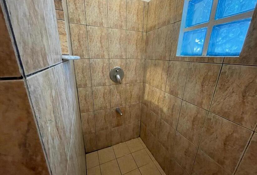 إستوديو قياسى, Villa Apolonia Resort