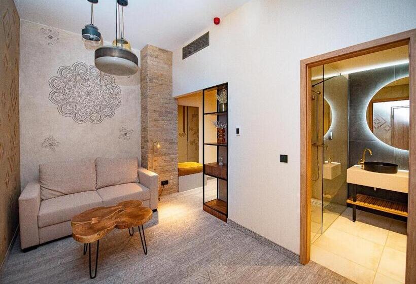 Полулюкс Вид на Сад, Bordűr Wellness Hotel Superior és Szőnyegmúzeum