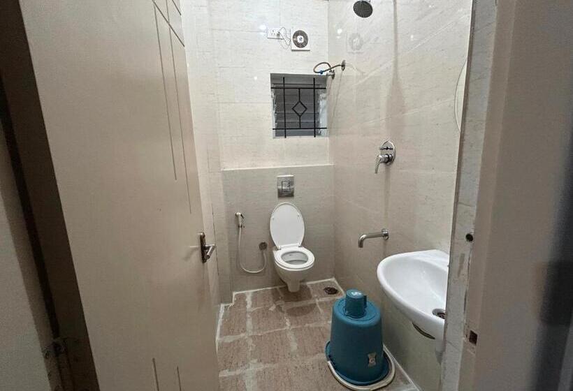 Трехместный Номер Классика, Collection O Sai Residency Boarding & Lodging