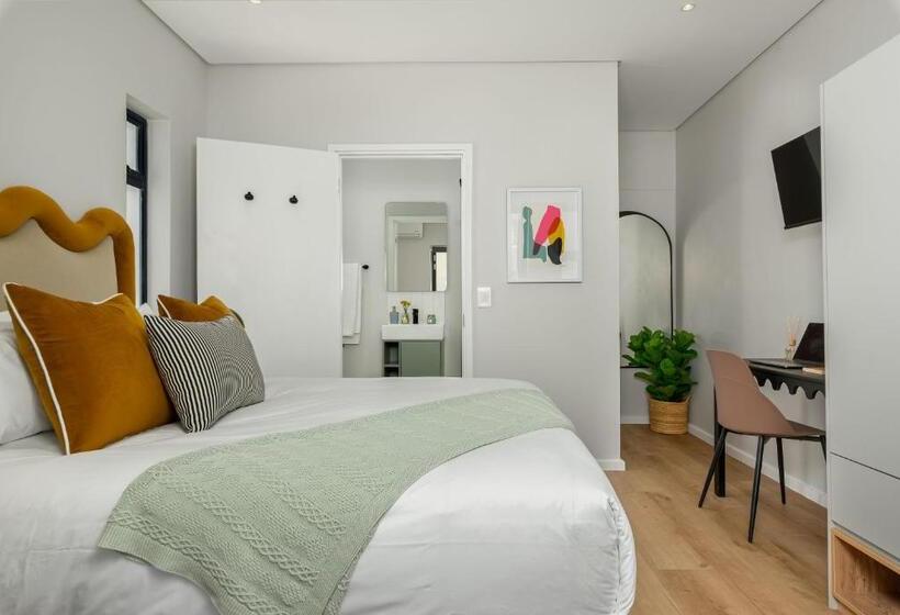 Номер Стандарт, Neighbourgood 1st Crescent