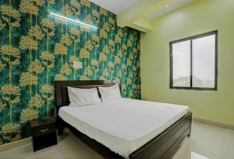 Трехместный Номер Классика, Spot On Hotel Pearl