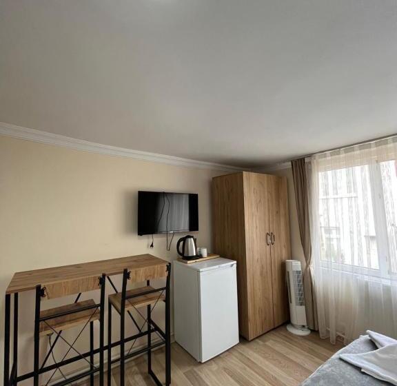اتاق استاندارد, 9 ) Taksim’de şık Tasarım Otel Odası