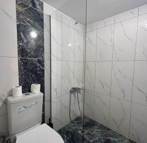 اتاق استاندارد, 9 ) Taksim’de şık Tasarım Otel Odası
