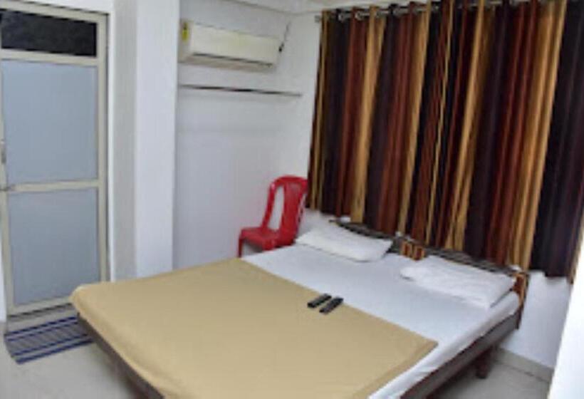 Номер Deluxe, Golden Palanpur