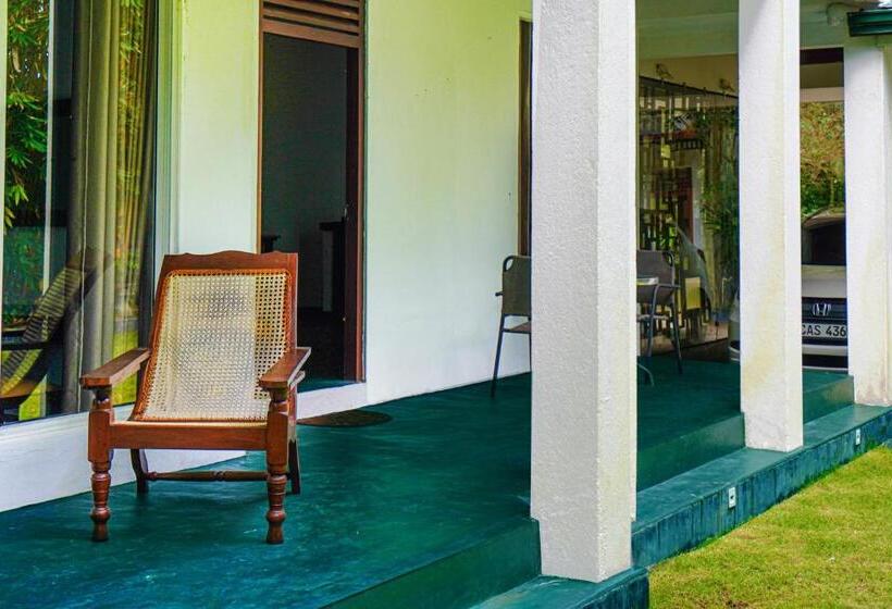 Номер Стандарт Вид на Сад, Villa Nadya Guesthouse
