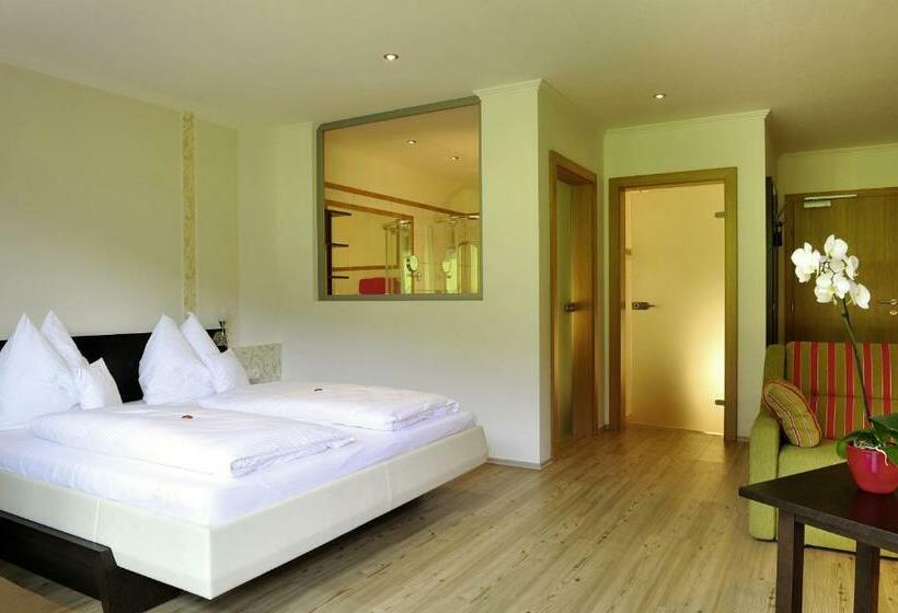 Номер Стандарт с Балконом, Familienhotel Moos Alm
