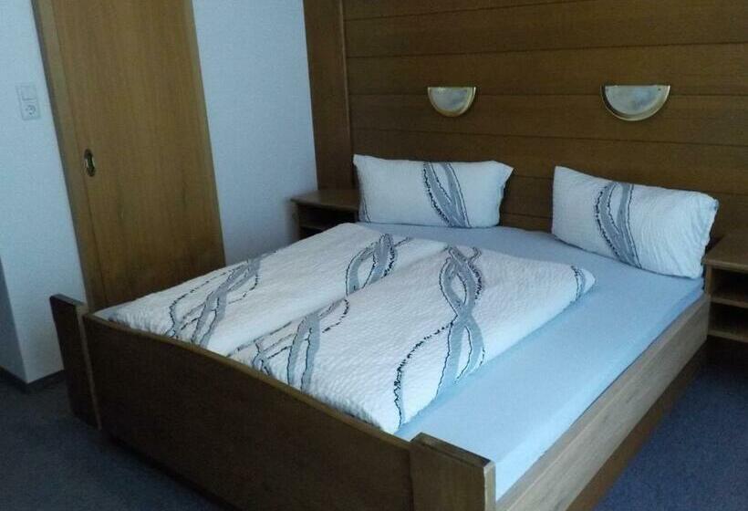 Номер Стандарт с Балконом, Gästehaus Kuen