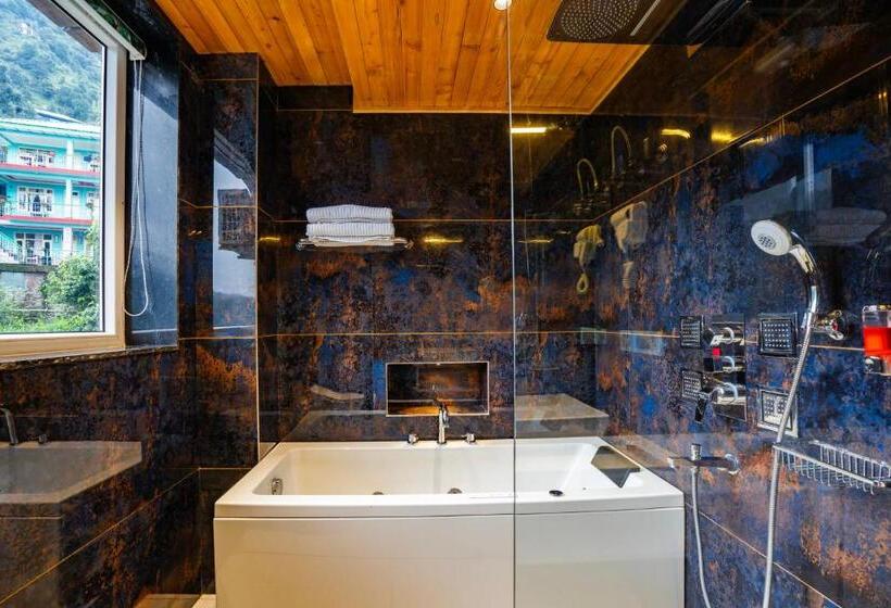 스탠다드 룸 킹사이즈 침대, Alt Life Luxe   Uppper Bhagsu Mcleodganj