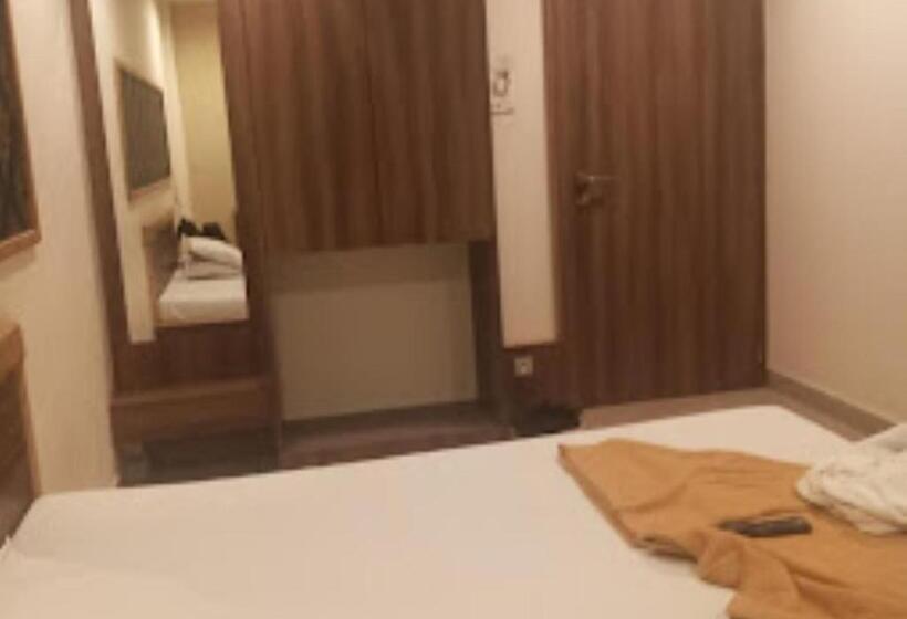 Номер Deluxe, Jaltarang Kalmath