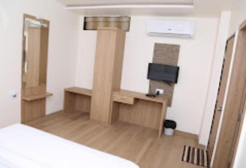 Номер Deluxe, Lotus Chandrapur