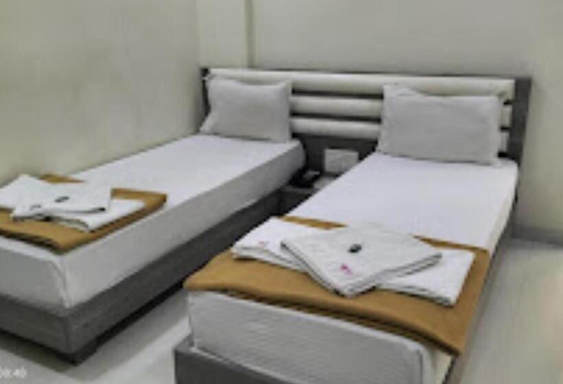Номер Deluxe, Lotus Chandrapur