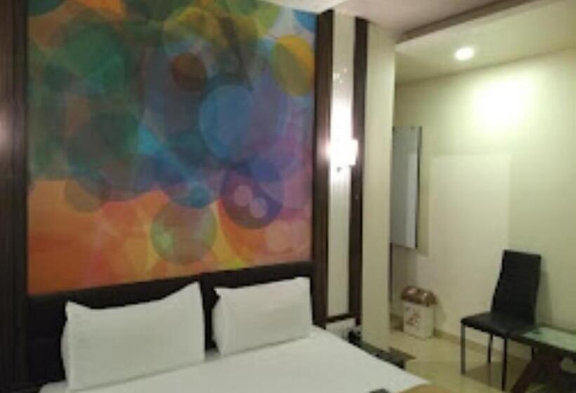 Номер Deluxe, Pratibha Executive 2 Star Osmanabad