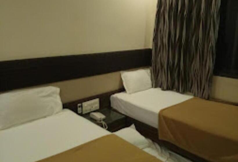Номер Deluxe Кровать Кинг, Pratibha Executive 2 Star Osmanabad