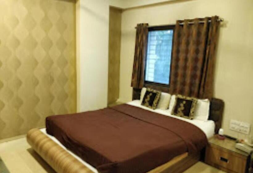 Люкс, Pratibha Executive 2 Star Osmanabad
